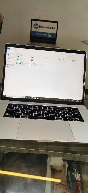 macbook pro i7/16/512/15"/touch Barr 4k 7