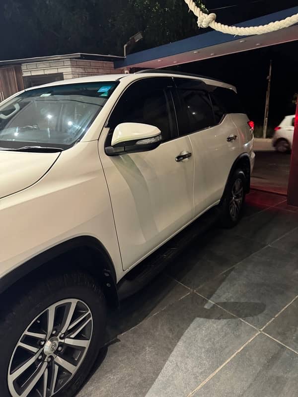 Toyota Fortuner V 2017 5