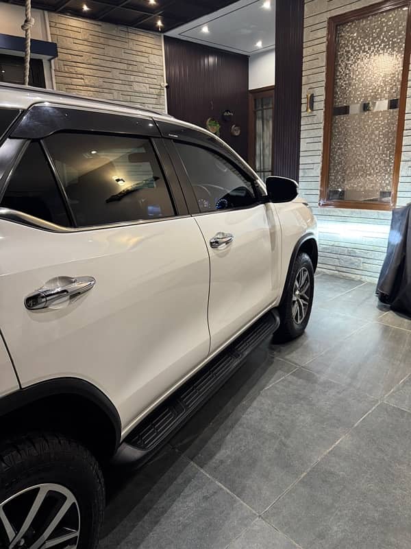 Toyota Fortuner V 2017 7