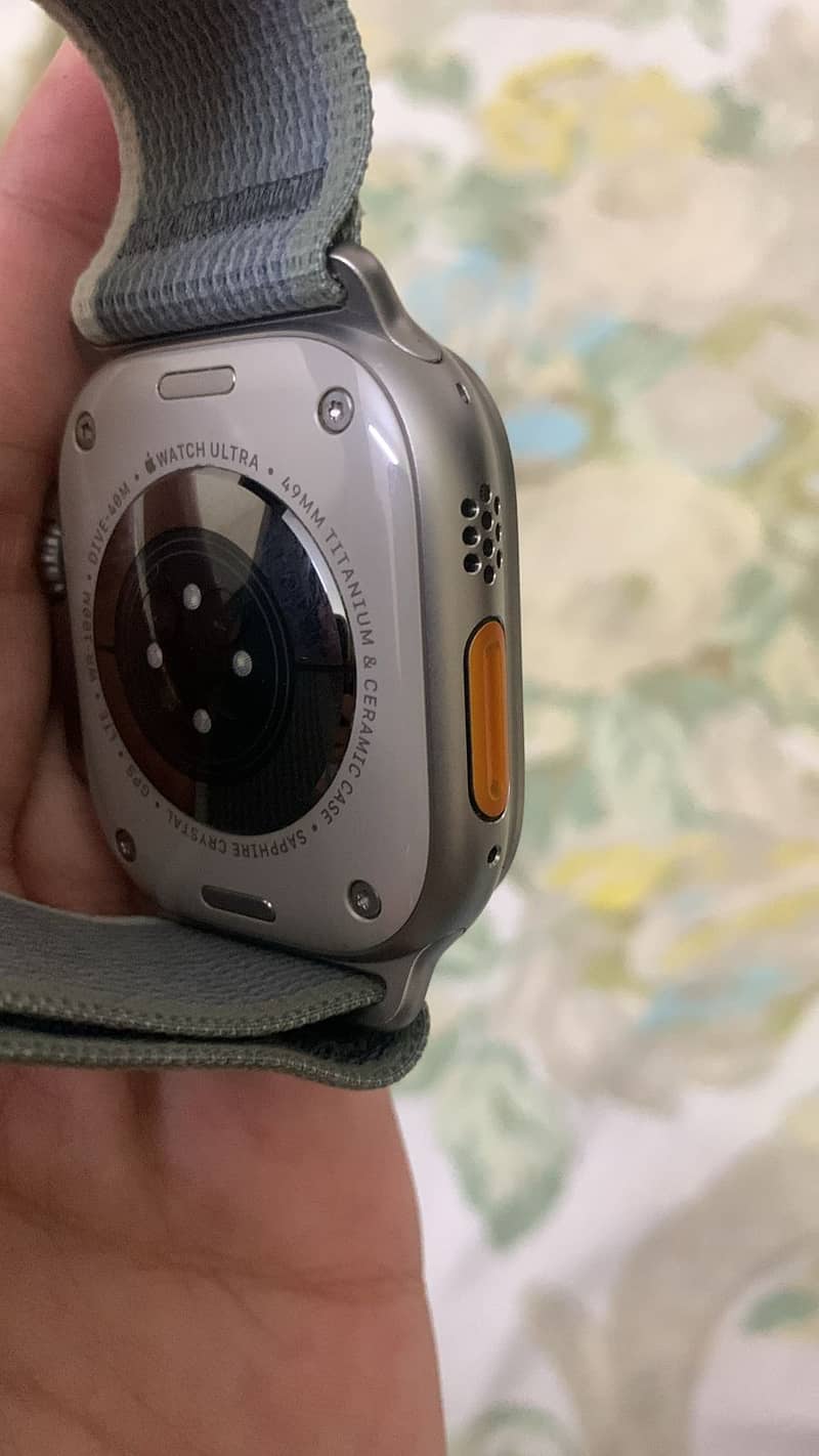 Apple Watch Ultra 2 in warranty 4