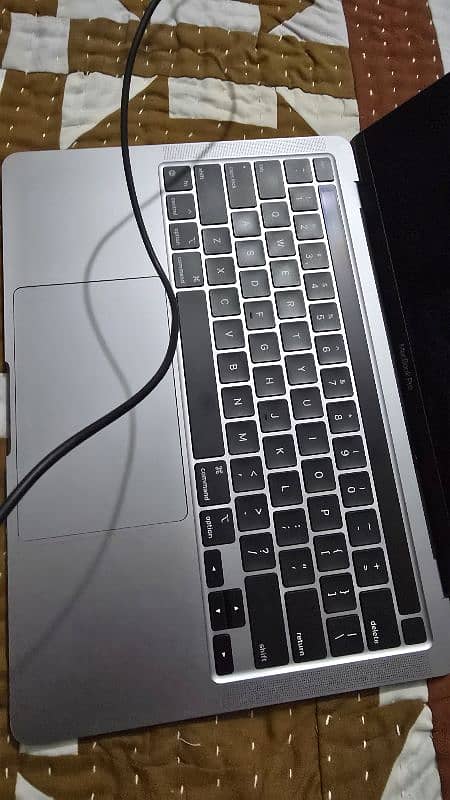 MACBOOK PRO M1 2020 3