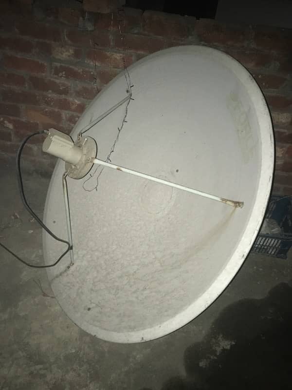 dish full setup available 10 by 9 condition just 1 month use ha 0