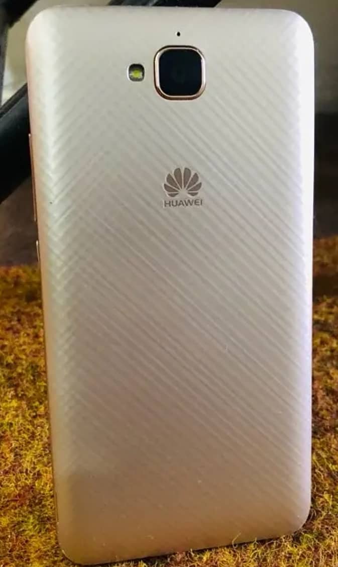 Huawei y6 pro mobile & box 1