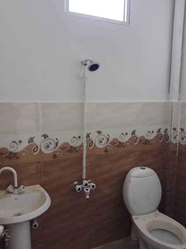 FLAT FOR SALE IN KORANGI CREEK CANTONMENT 10