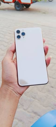 iPhone 11 Pro Max (Location Harappa Station )