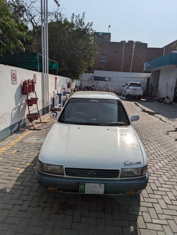 Nissan Sunny 1992 11