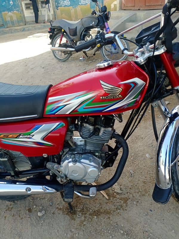 Honda 125 red 4