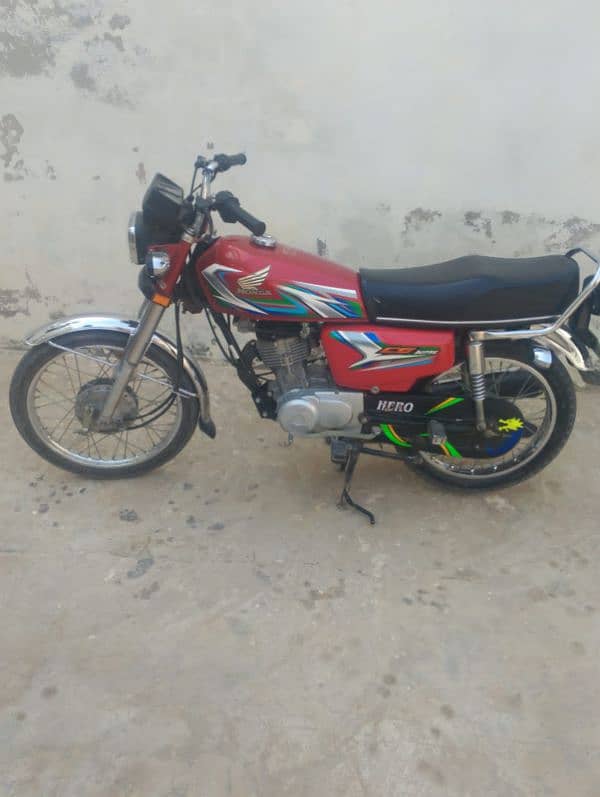 Honda CG-125 2023 3