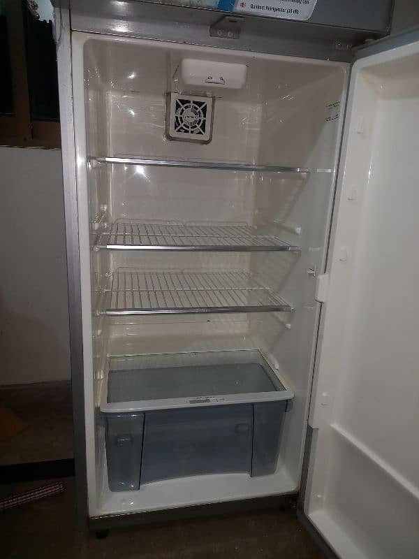 1 year used refrigerator 1