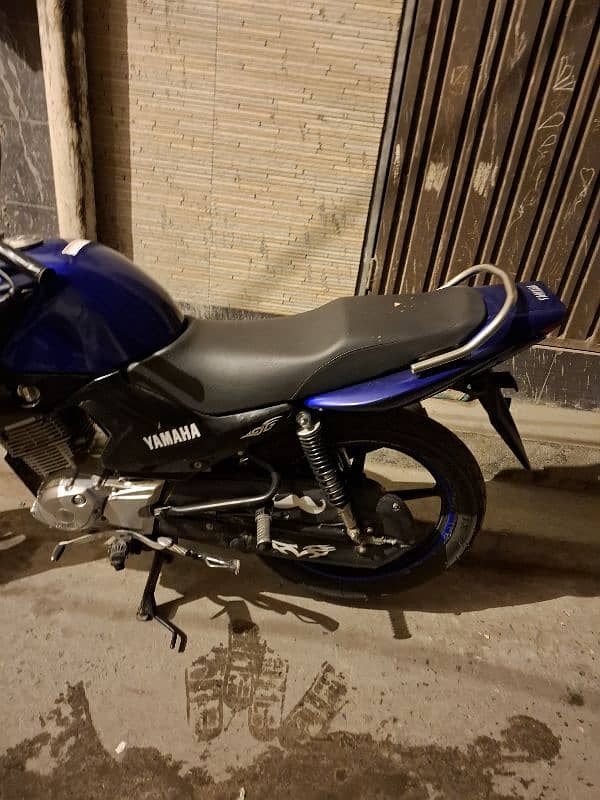 ybr 125 2021 model lush condition number nai laga hua 1