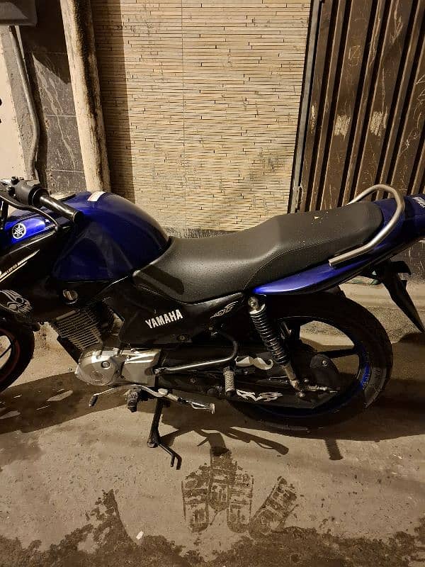 ybr 125 2021 model lush condition number nai laga hua 3