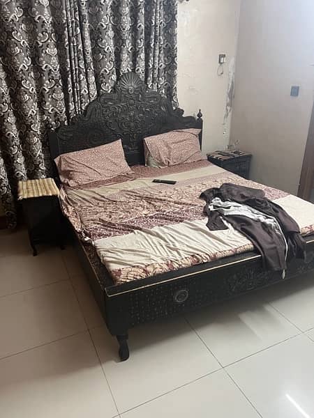 AKHROT WOOD BED VINTAGE STYLE URGENT SELL 1