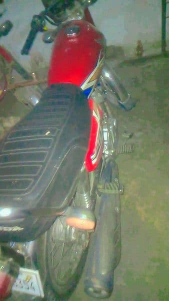 honda 125 2020 madil allok hi koi km hona wala ni hi 5