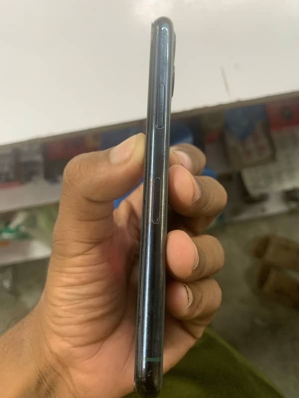 iPhone 11 pro 64 gb non PTA 3