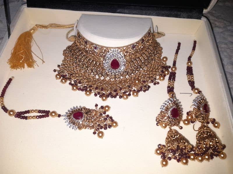 Bridal gold set 21 karat @ 250,000 per tola 0