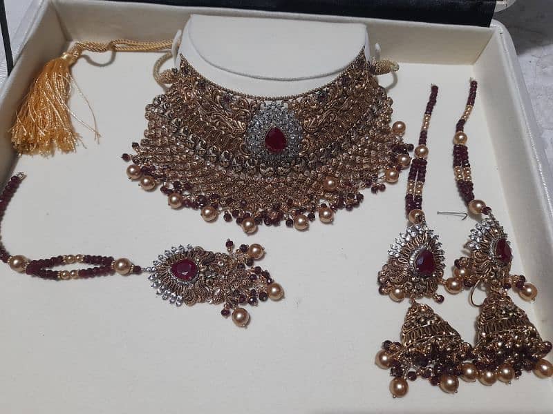 Bridal gold set 21 karat @ 250,000 per tola 1