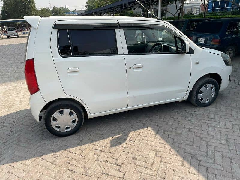 Suzuki Wagon R 2015 3