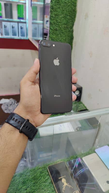 iphone 8plus 256gb  factory unlock 1