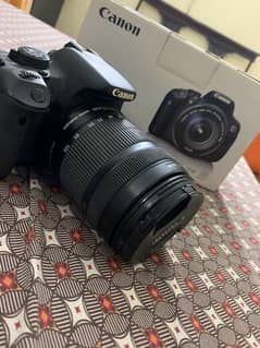 Canon DSLR 700D with 18-135mm