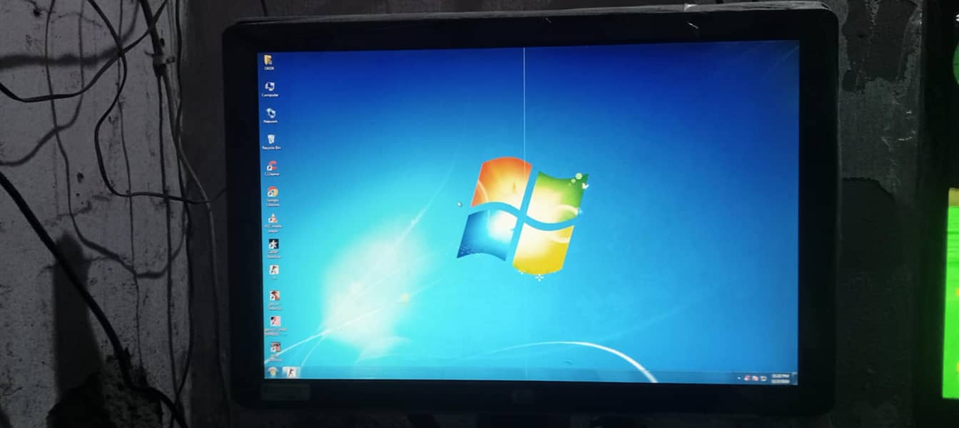 HP 2007v 20 inch Monitors 2