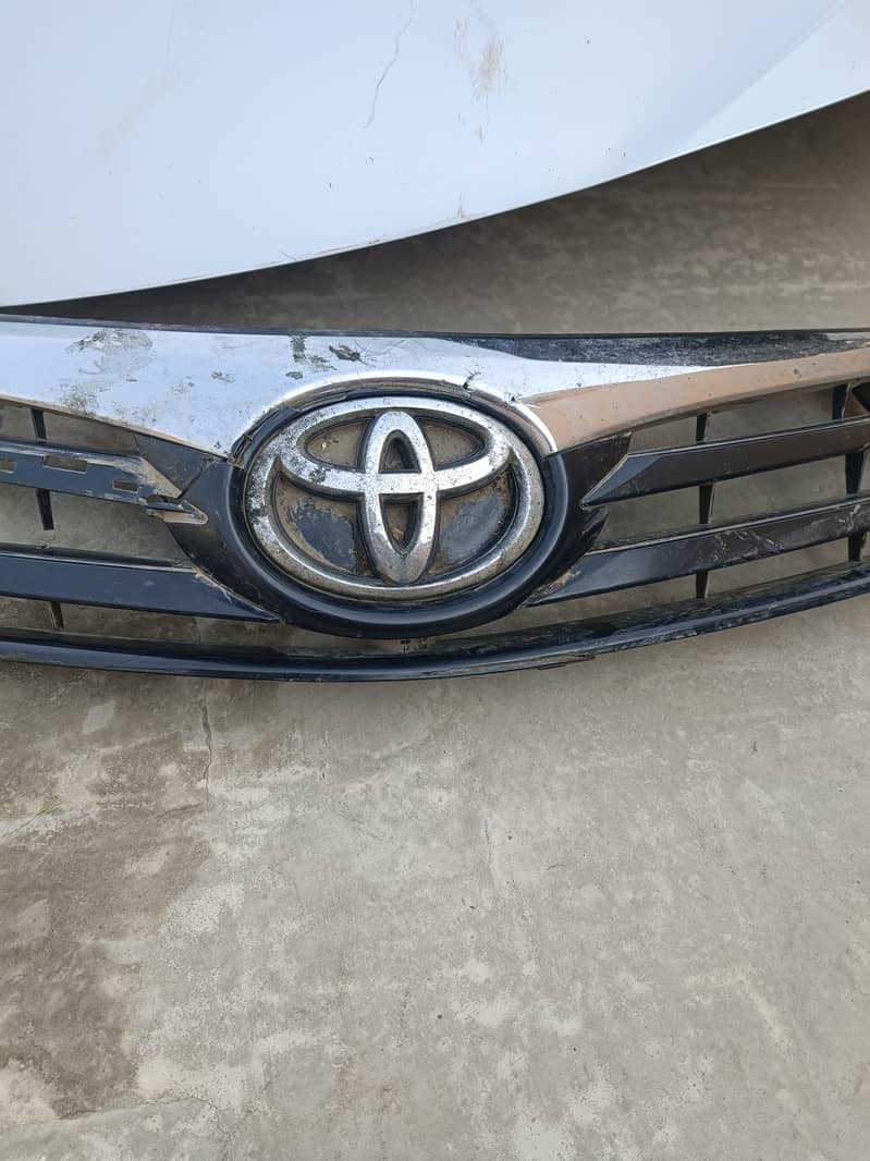 Toyota grill with Monogram, chrome & mud cover corolla GLI 2018 0