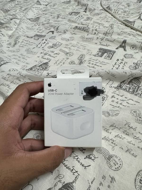 apple adaptor 20 watt 0