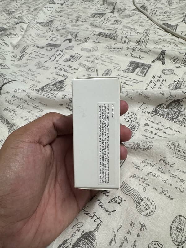 apple adaptor 20 watt 3