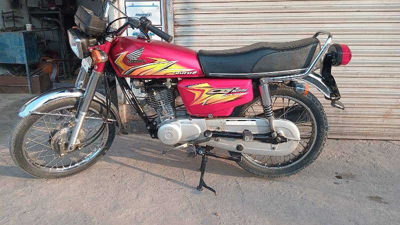 honda  بالکل ٹھیک ہے انجن کا کام بھی نہیں ہے 7