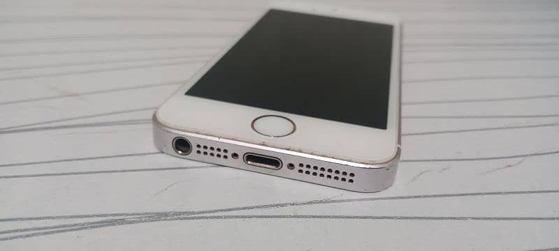 Apple IPHONE SE 2016 (1st generation) 2