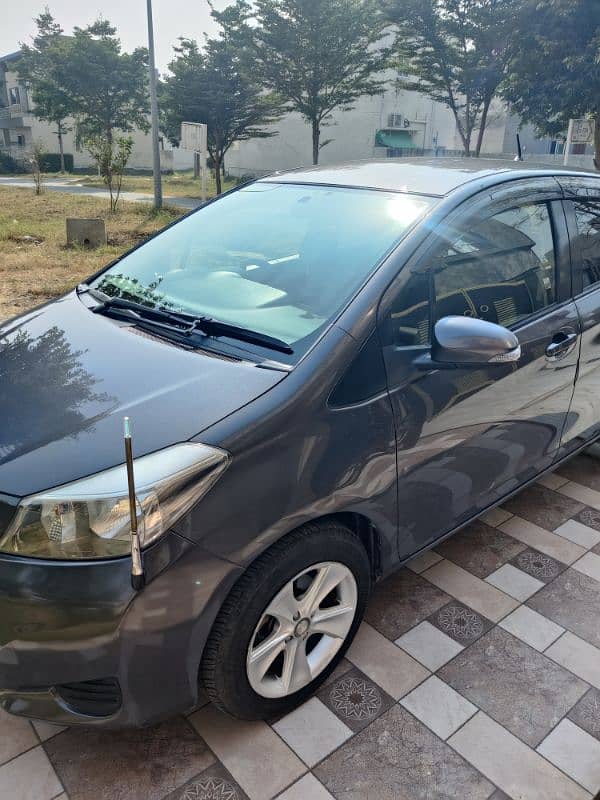 Toyota Vitz 2013 3