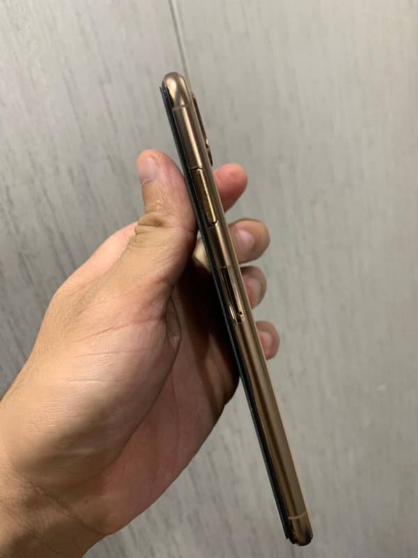 iPhone XS Max 512 gb pta approved 4