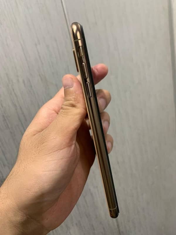 iPhone XS Max 512 gb pta approved 5