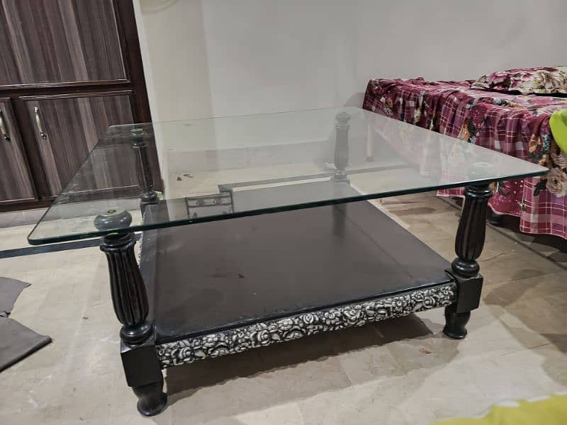 Big center table with glass 0