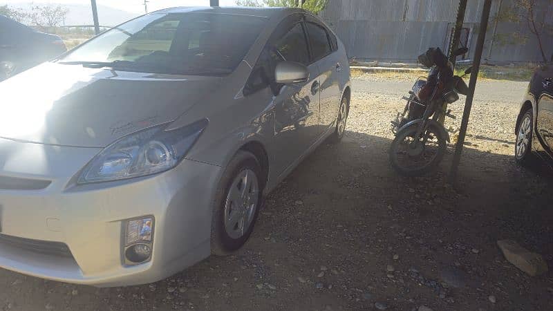 Toyota Prius 2011 1