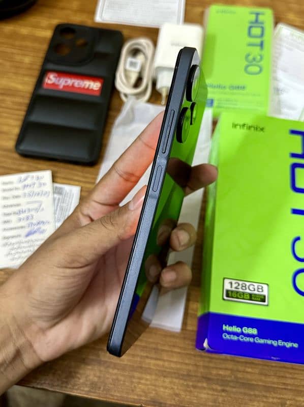 Infinix Hot 30 (8gb 128gb) Complete Box 4