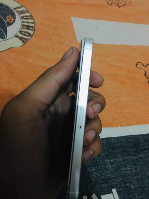 iphone 5s pta approvd 10/8 condition 3