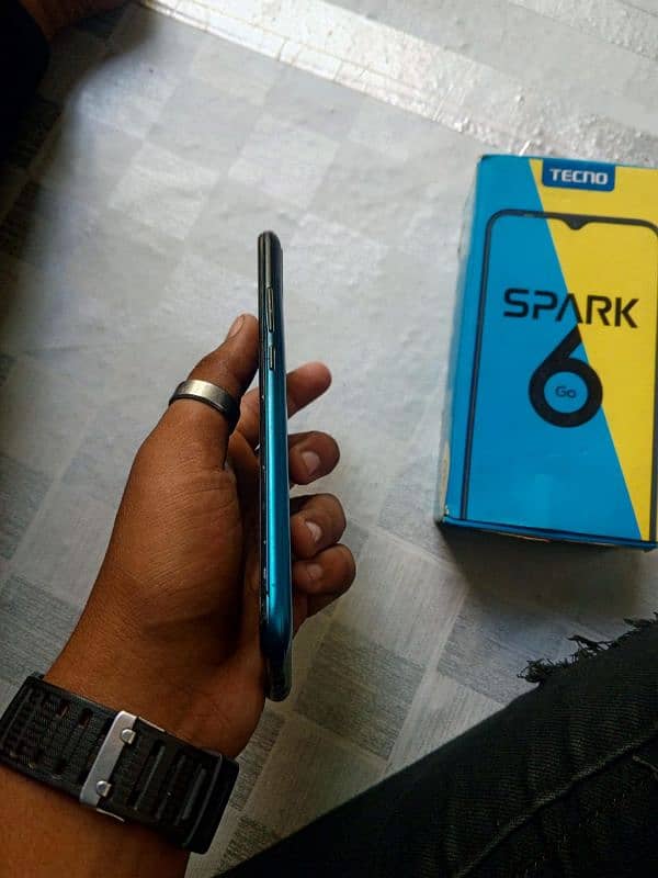 Tecno spark 6go 3/64 box or mobile pta approve sim problem karaha he 4