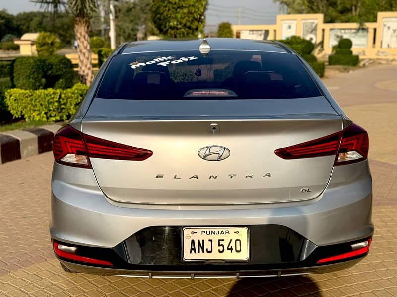 Hyundai Elantra GL 2022 1