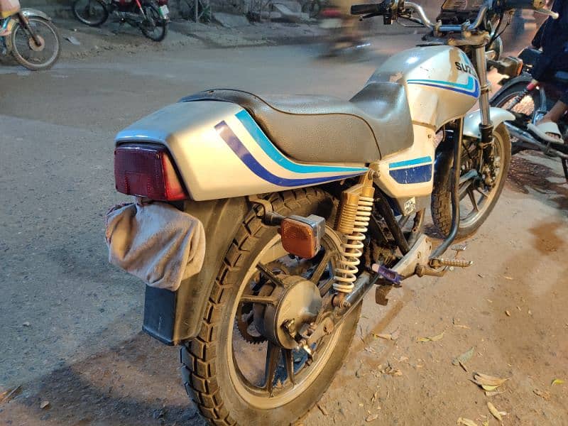 Suzuki GS 450 project up for sale 2