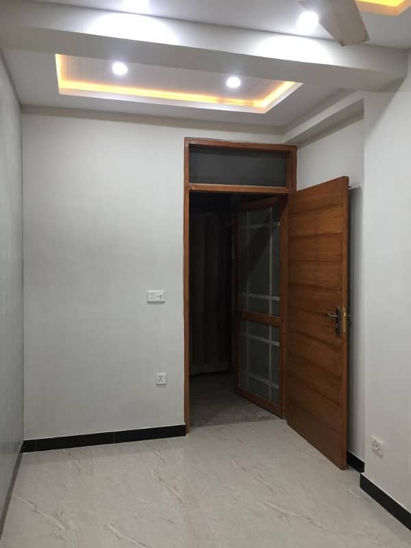 FLAT FOR RENT G-10 MARKAZ 9