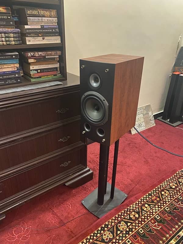 Triangle comete bookshelf speaker ( focal b&w bose marantz yamaha ) 0