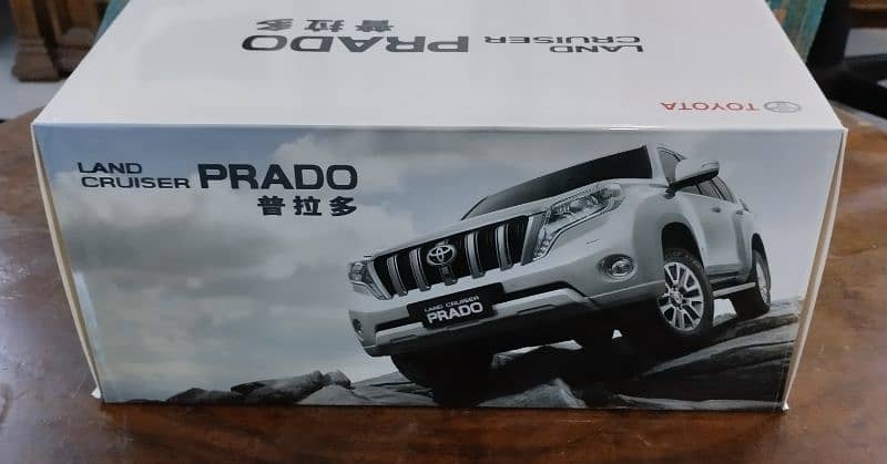 2010 Toyota Parado with white stripes Model 1/18 9