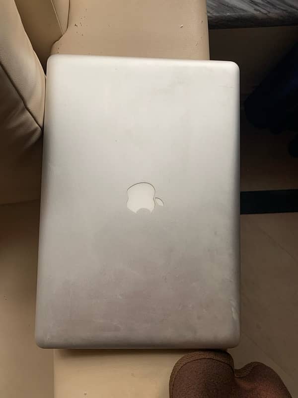 Macbook pro Late 2011, 17 inches, 256 GB 2