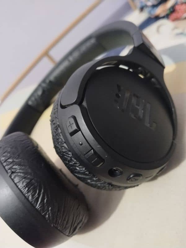 JBL Bluetooth headphones ANC like Bose 8