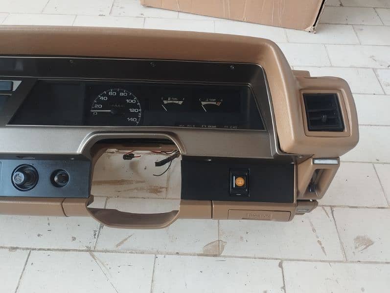 ke70 1980-82 dashboard, spare parts, car parts 0