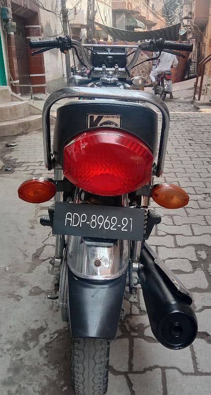 Honda CG125cc is pr be rabta kr sathy ho 03081131194 9