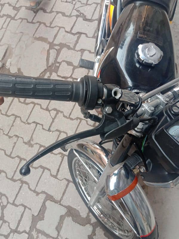 Honda CG125cc is pr be rabta kr sathy ho 03081131194 10