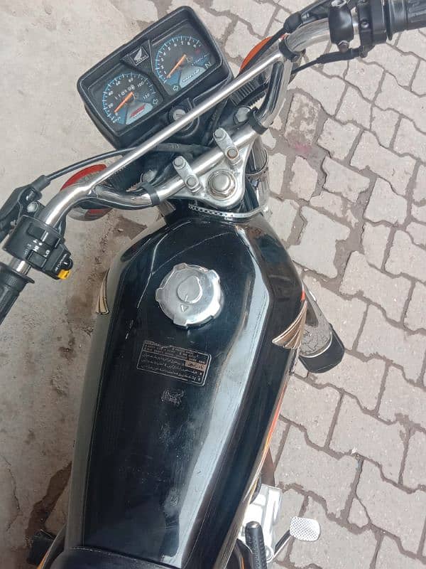 Honda CG125cc is pr be rabta kr sathy ho 03081131194 14