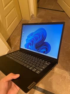 laptop Lenovo v14 G3 12th Gen