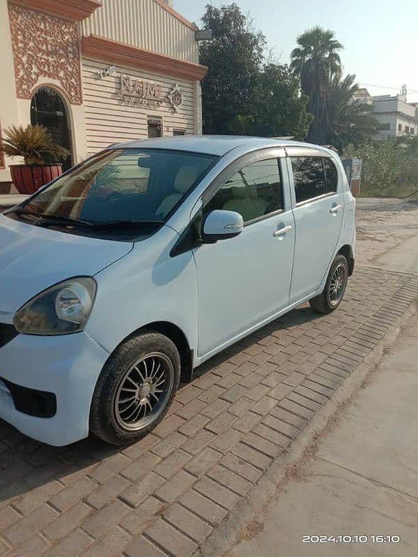 Daihatsu Mira 2016 0